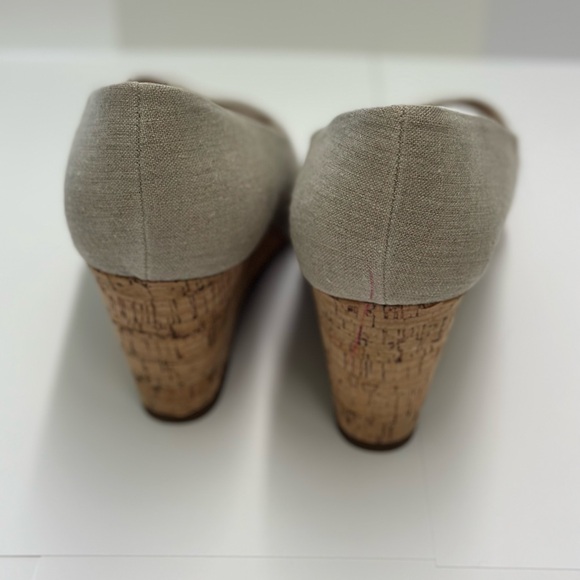 In Every Story women’s wedges. Size 12 Wide - Picture 5 of 5